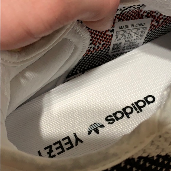 Yeezy Boost 350 v2 - Zebra - Picture 4 of 5